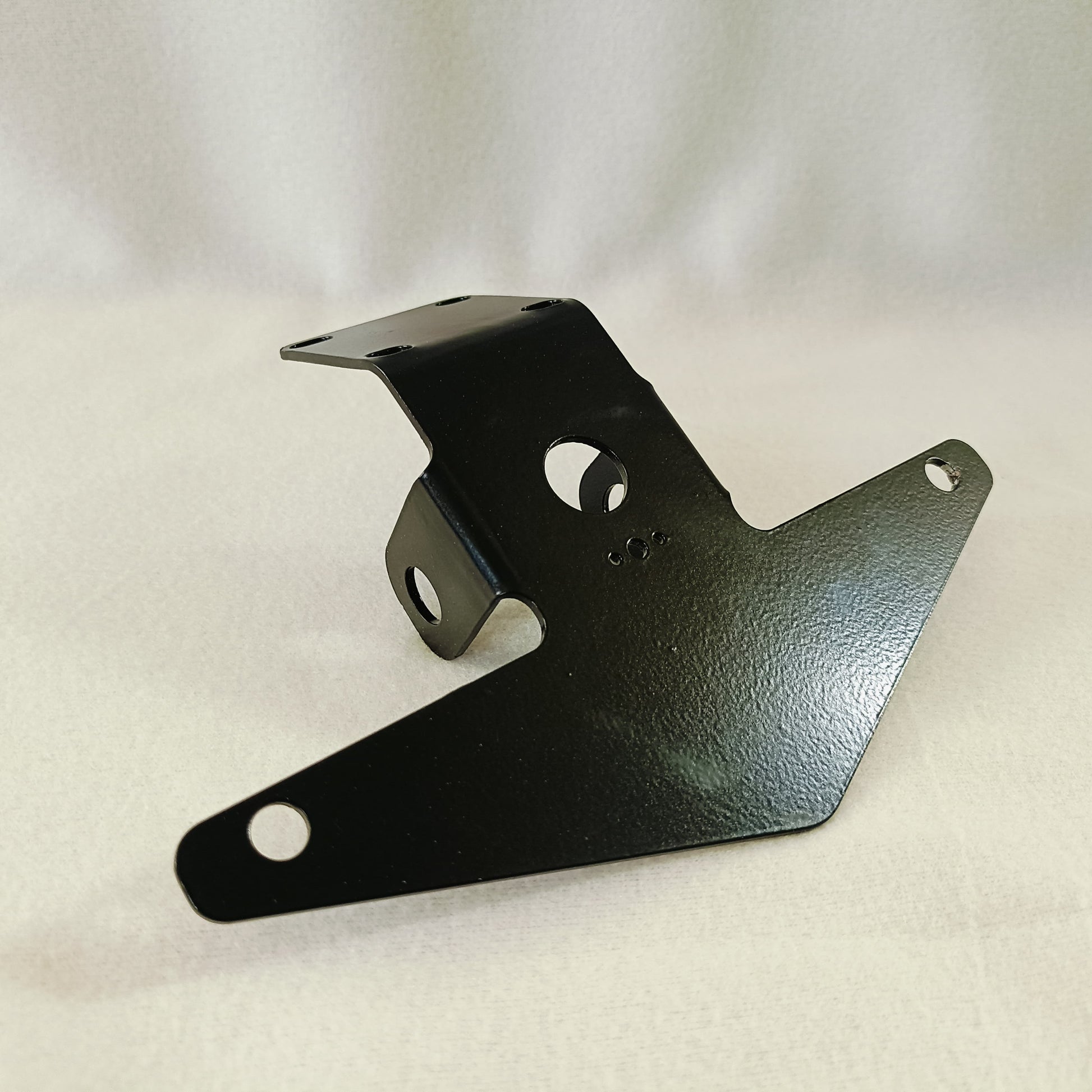 DCG Tail Tidy/Fender Eliminator for R15 V2 | Color: Black